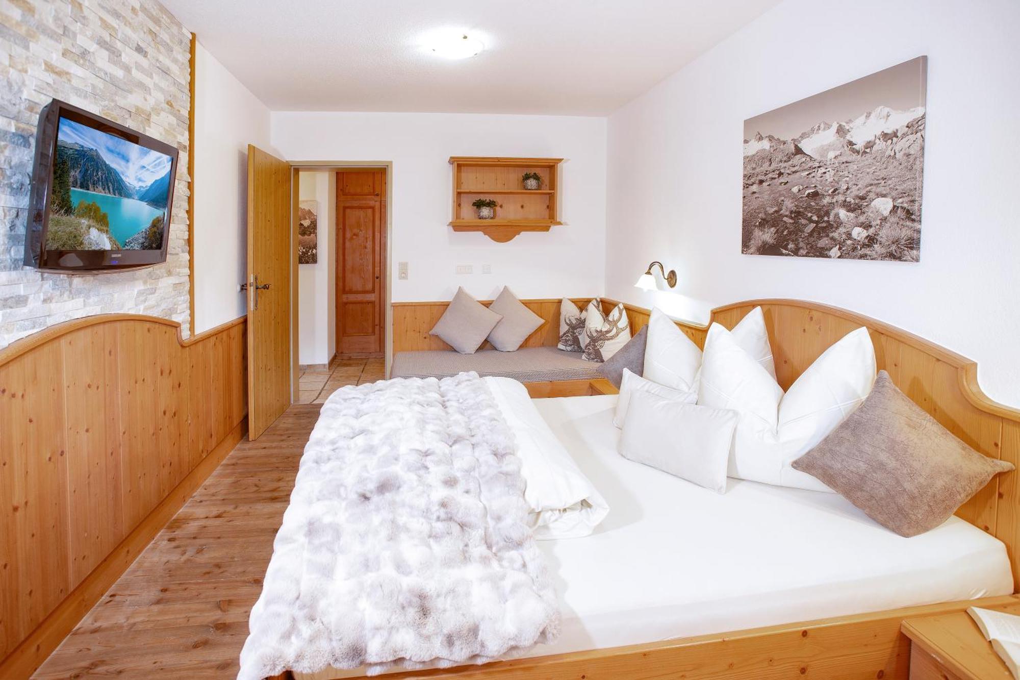 Brixnerhof Im Zillertal Hotel Schlitters Exterior photo